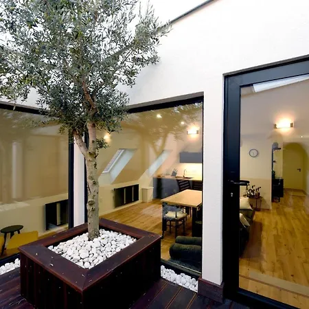 Apartament S Atriom V Historickom Centre Trenčín