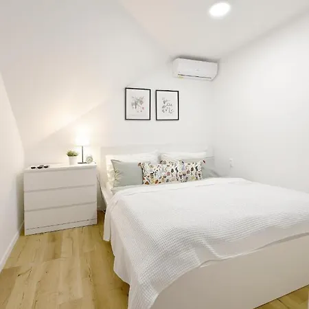 S átriom V Historickom Centre Apartamento Trenčín