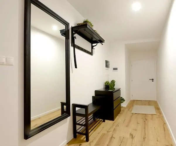 S Atriom V Historickom Centre Trenčín